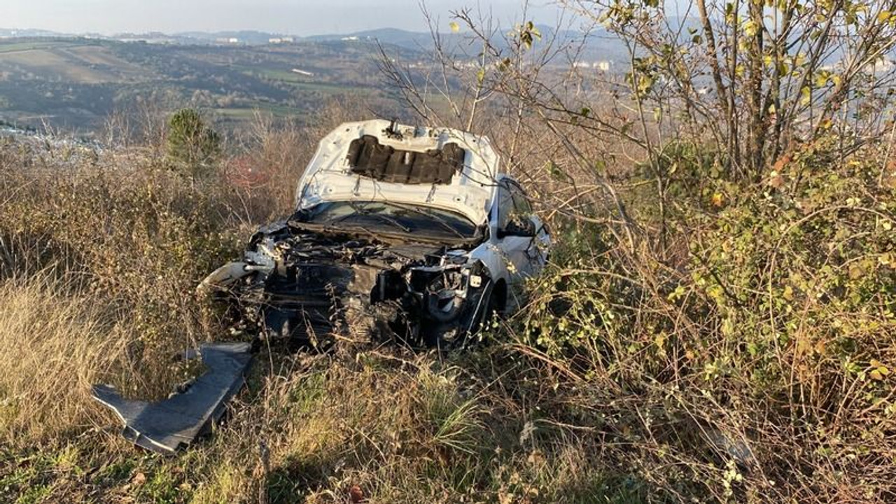 Metrelerce sürüklenen araçtan sağ çıktı